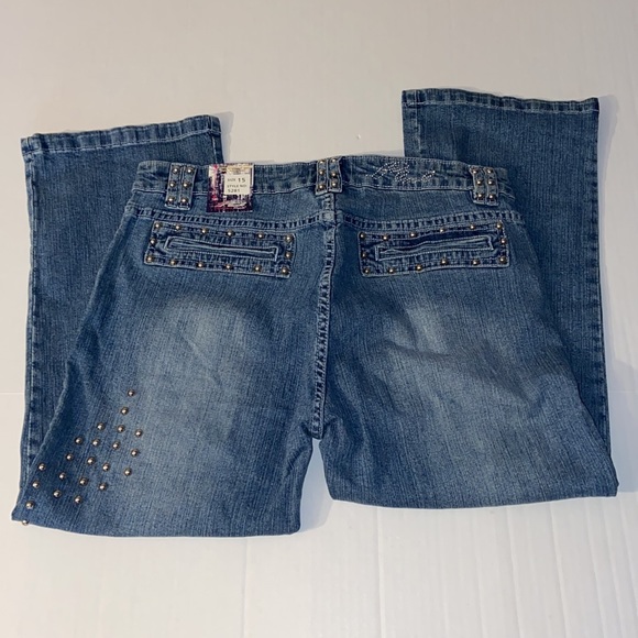 Platinum Plush Size 15 Riveted Capri Jeans Waist 33” - Picture 3 of 7